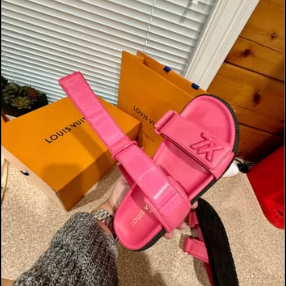 Louis Vuitton Black Rubber Sole Slide - Picture 12 of 17